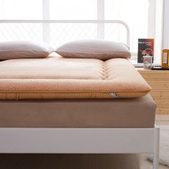 马克西姆1.5米羊羔绒床垫MHT0301 白色